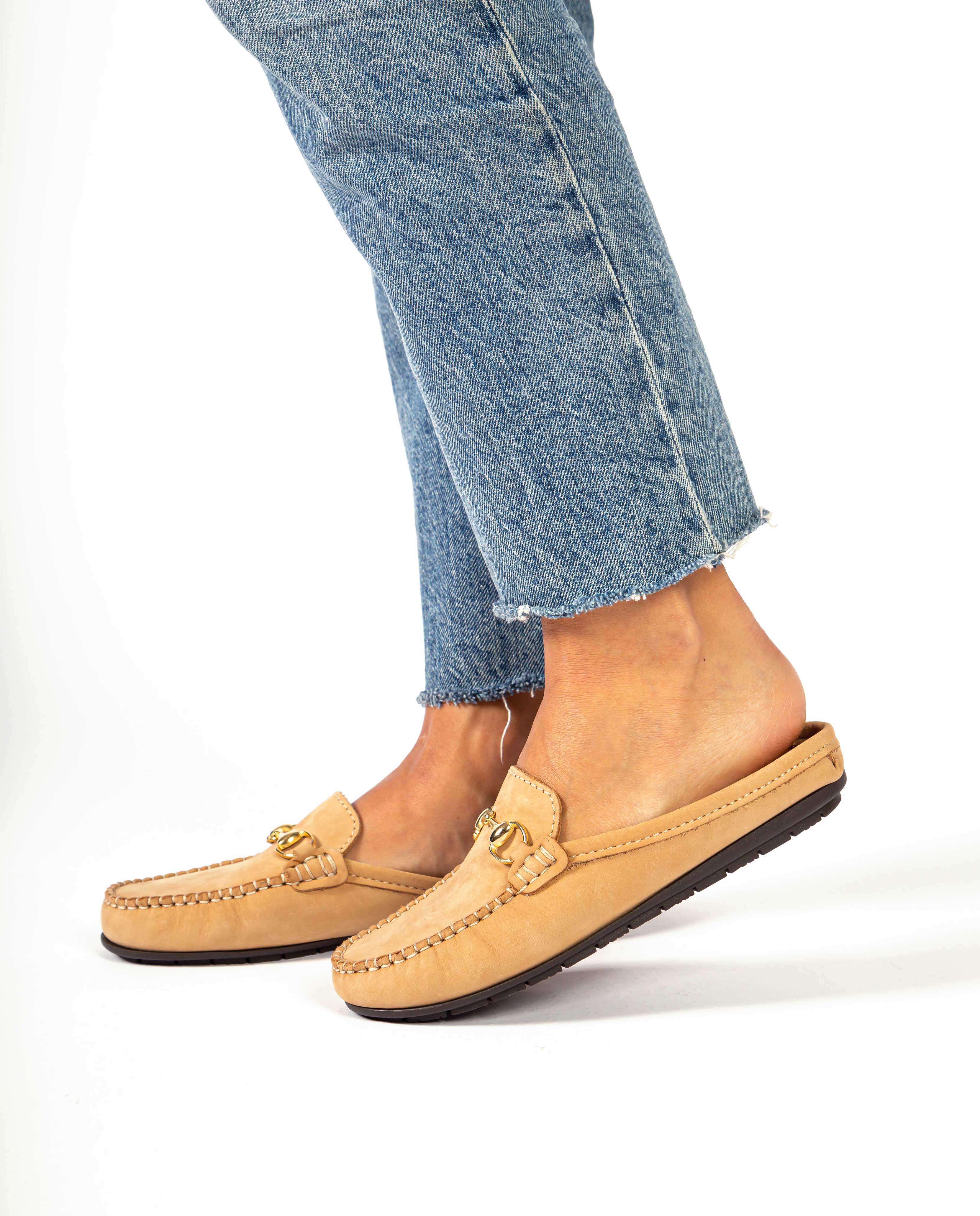 Fiji Buckle in Nubuck Leather - Beige - Atlanta Mocassin